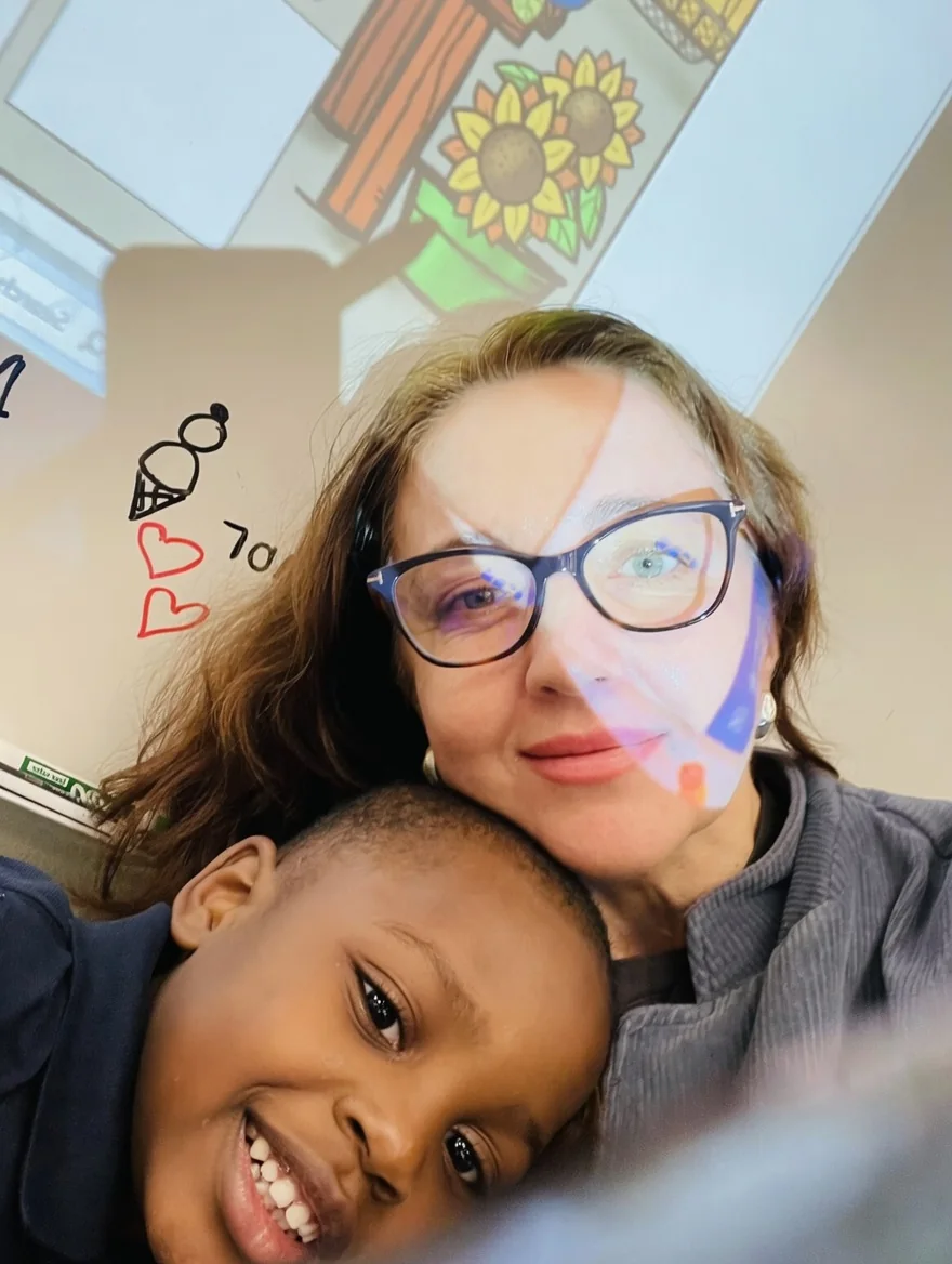 Bilingual speech-language pathologist with a young client during a pediatric therapy session in Weston, FL